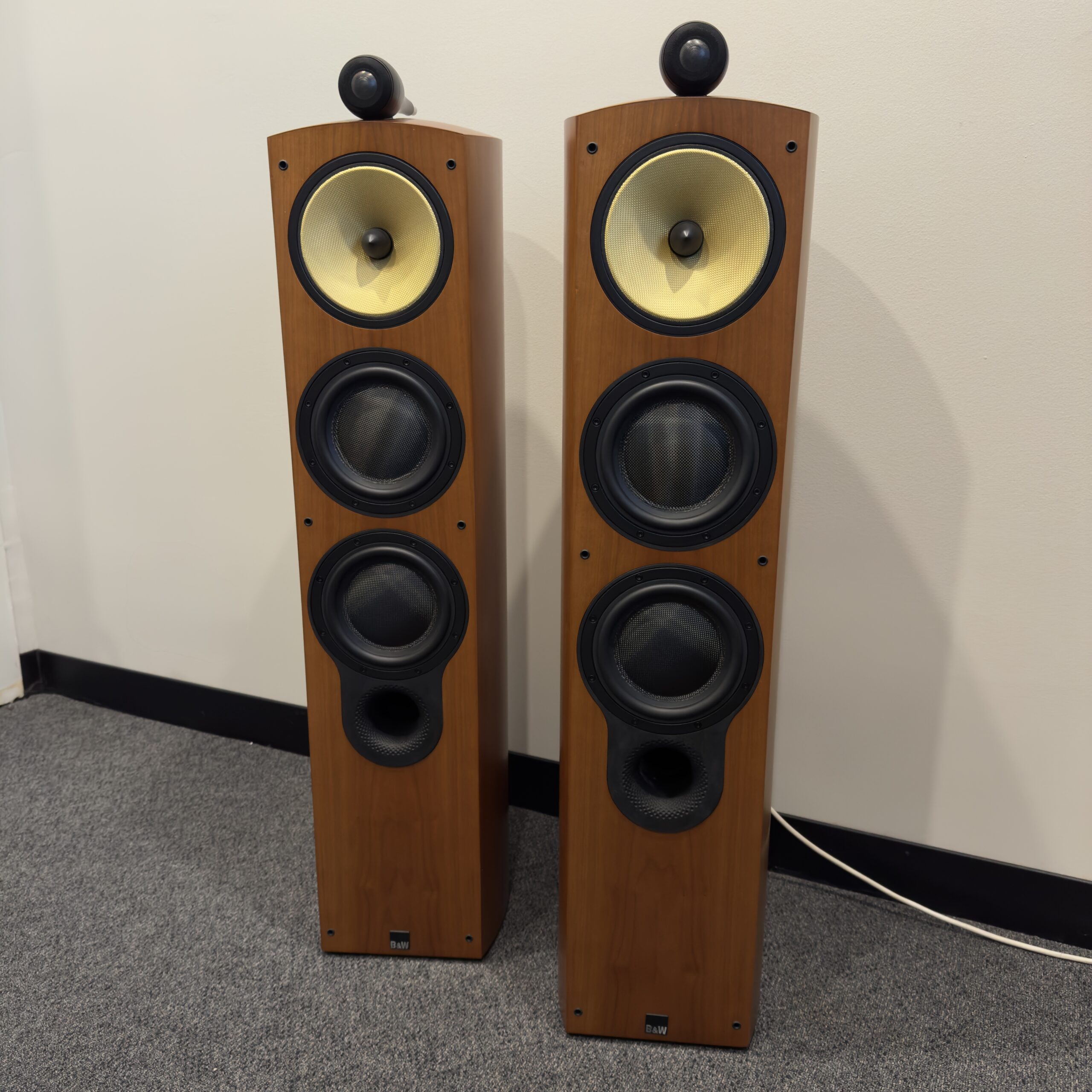 BOWERS & WILKINS 804 S FLOORSTANDING SPEAKERS - CONSIGNMENT 1 BOWERS & WILKINS 804 S FLOORSTANDING SPEAKERS - CONSIGNMENT