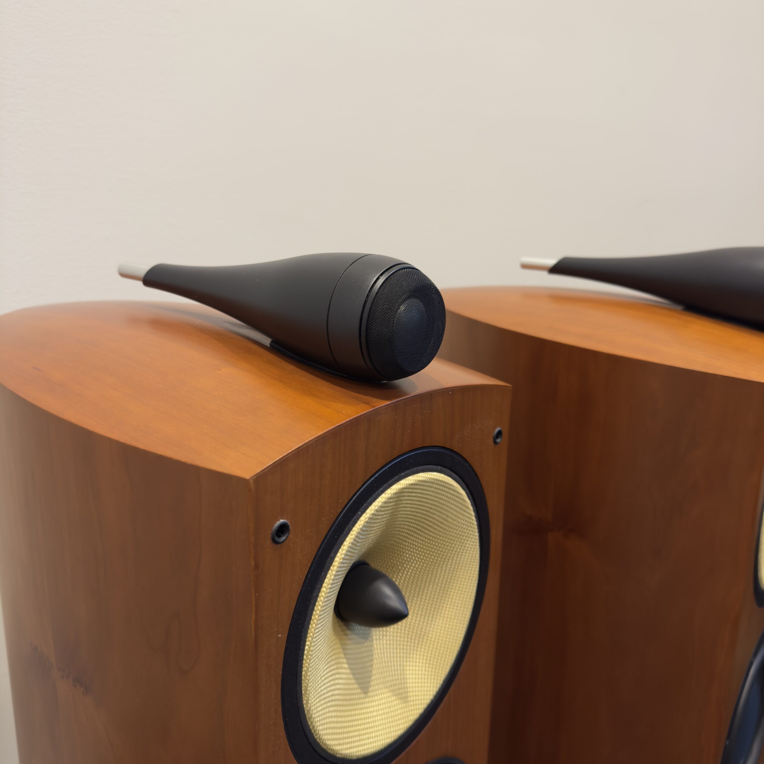 BOWERS & WILKINS 804 S FLOORSTANDING SPEAKERS - CONSIGNMENT 8 IMG 3954