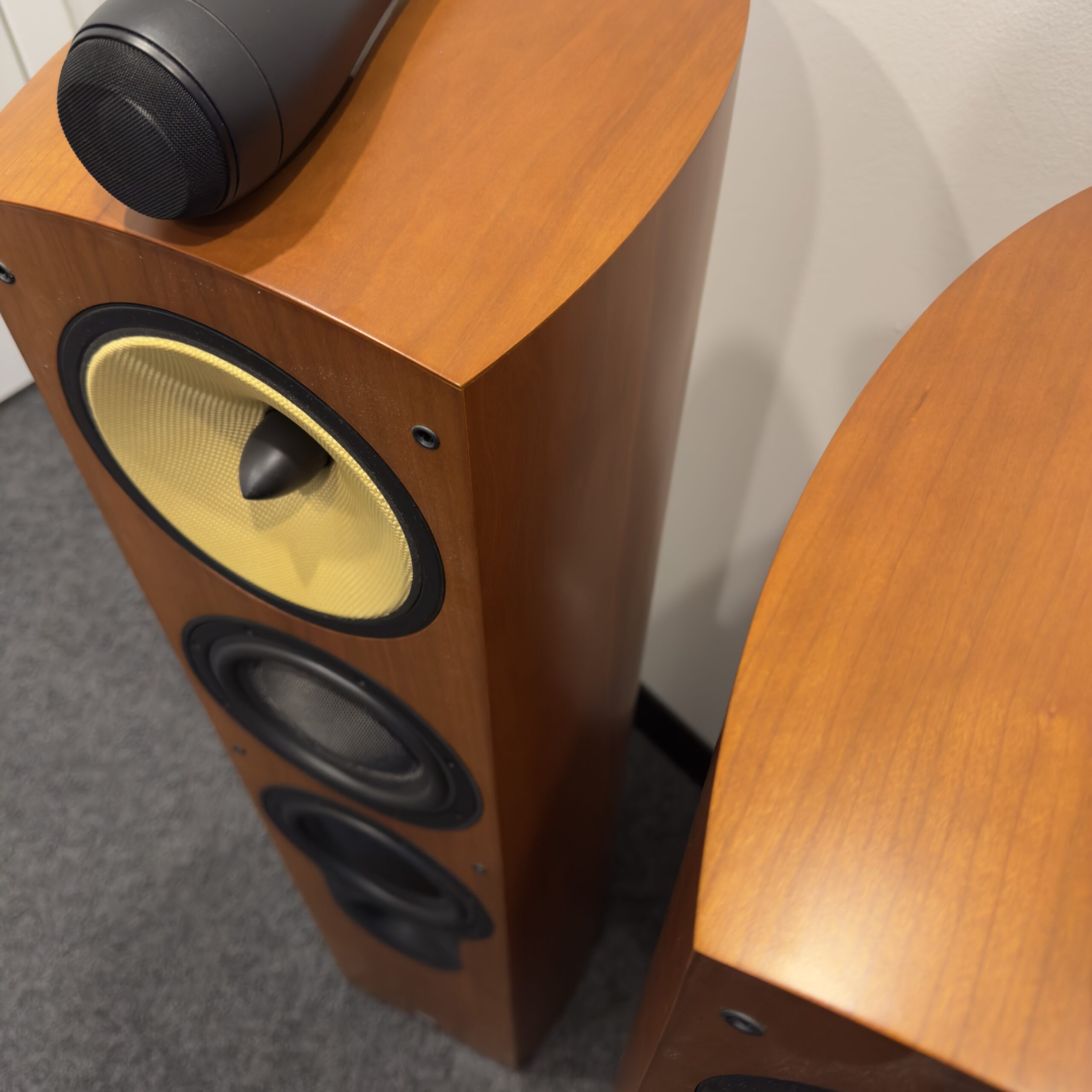 BOWERS & WILKINS 804 S FLOORSTANDING SPEAKERS - CONSIGNMENT 10 IMG 3956