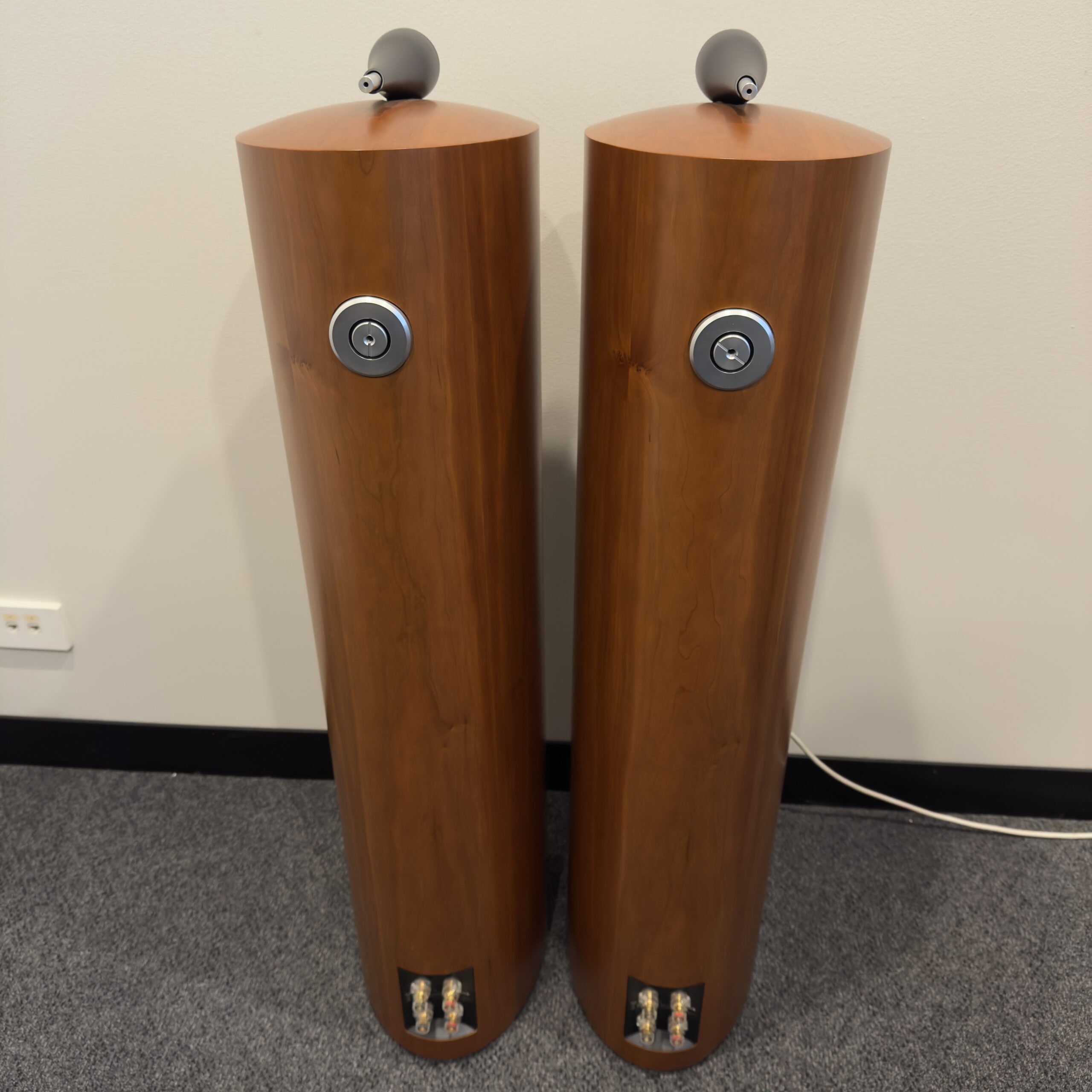 BOWERS & WILKINS 804 S FLOORSTANDING SPEAKERS - CONSIGNMENT 11 IMG 3957