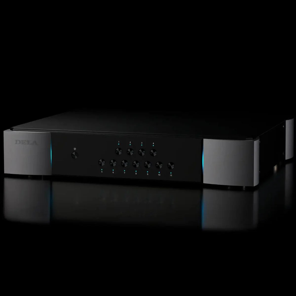 DELA S1 NETWORK SWITCH 4 dela s1 network switch black front angled