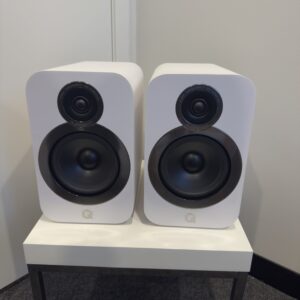 Q ACOUSTICS 3030i BOOKSHELF SPEAKERS - CONSIGNMENT