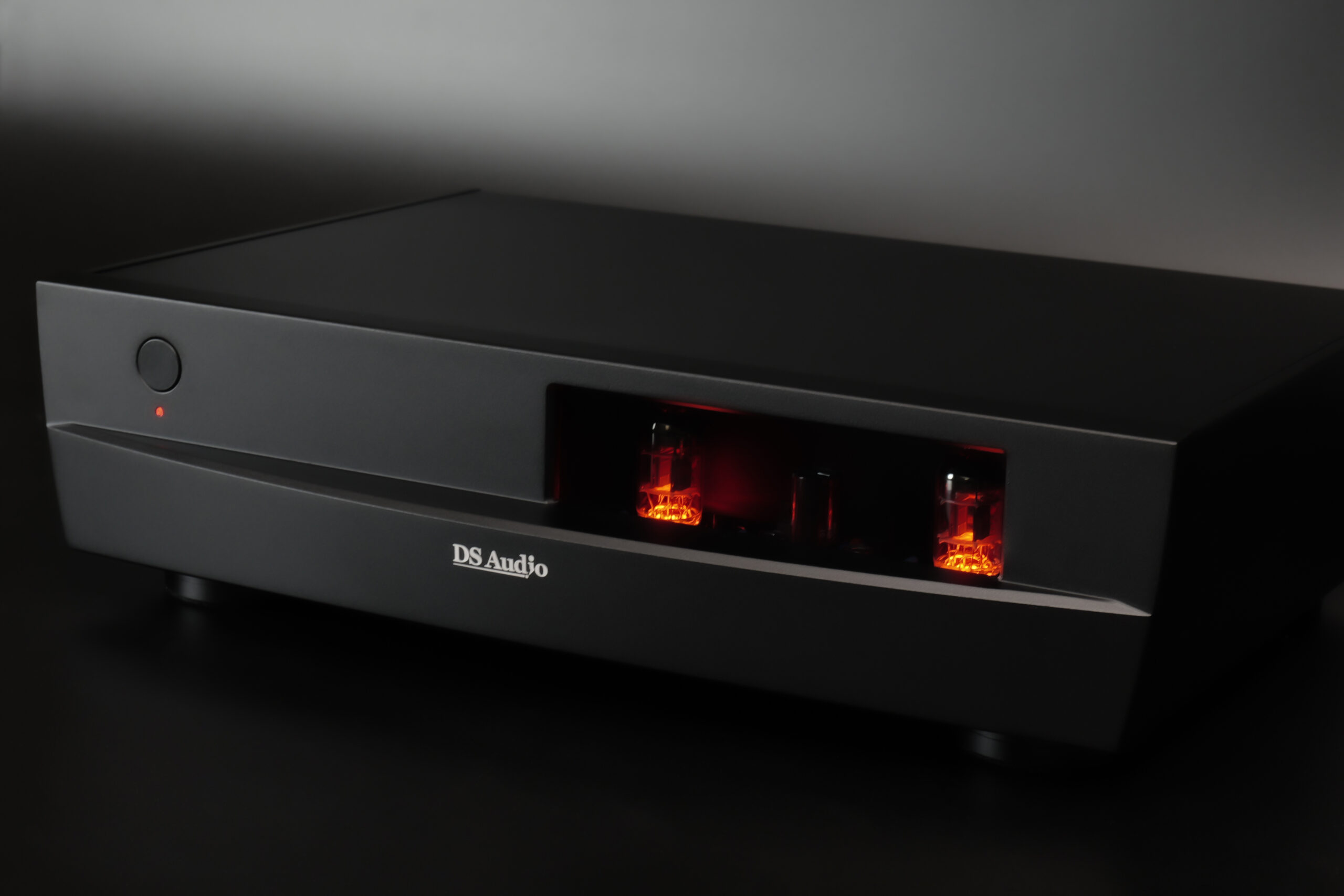 DS Audio releases new sonic cleaning brush and tube phono equalizer 2 image