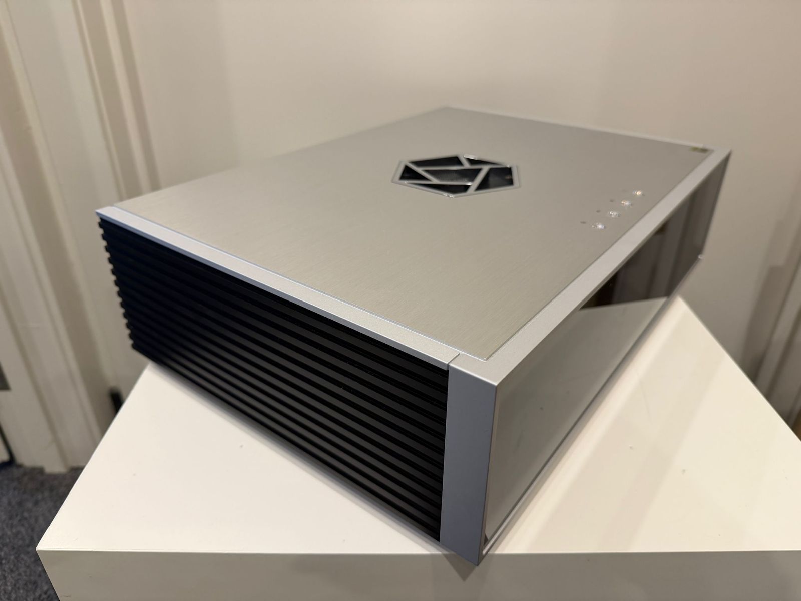 Hi Fi ROSE RS130 NETWORK STREAMER - CONSIGNMENT 2 HiFi ROSE RS130 High Performance Network Streamer