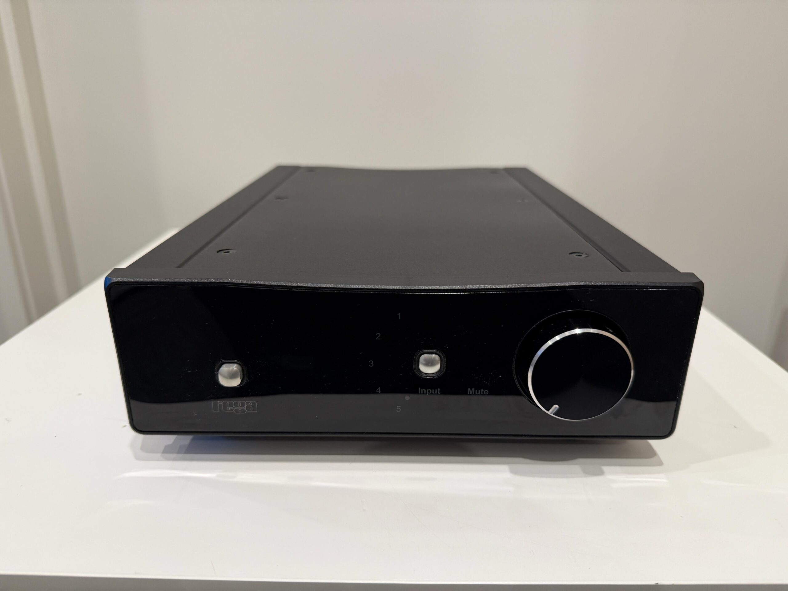 ⁠Rega Brio R integrated amplifier 1