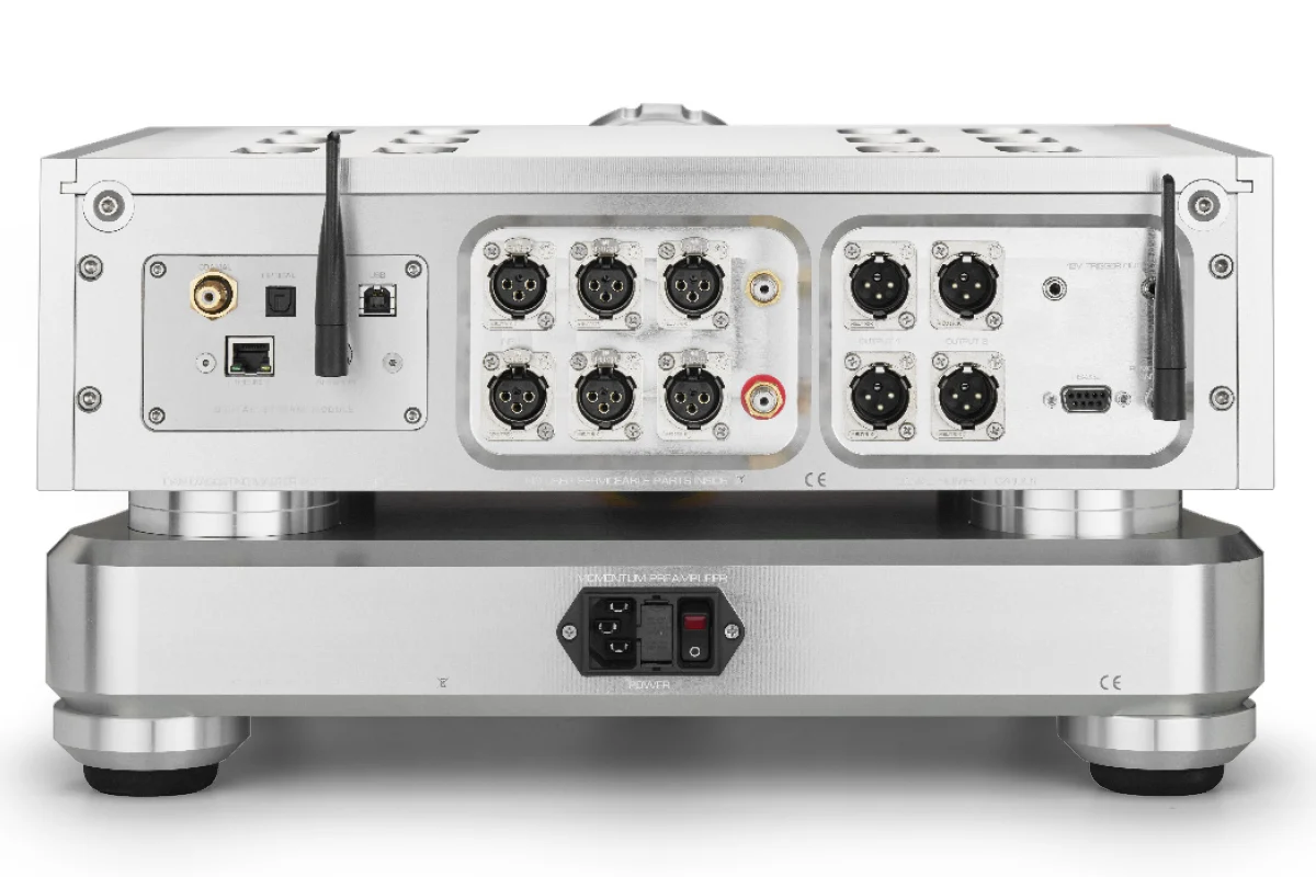 DAN D'AGOSTINO MOMENTUM C2 PREAMPLIFIER 2 Dan DAgostino Momentum C2 Preamplifier (2)