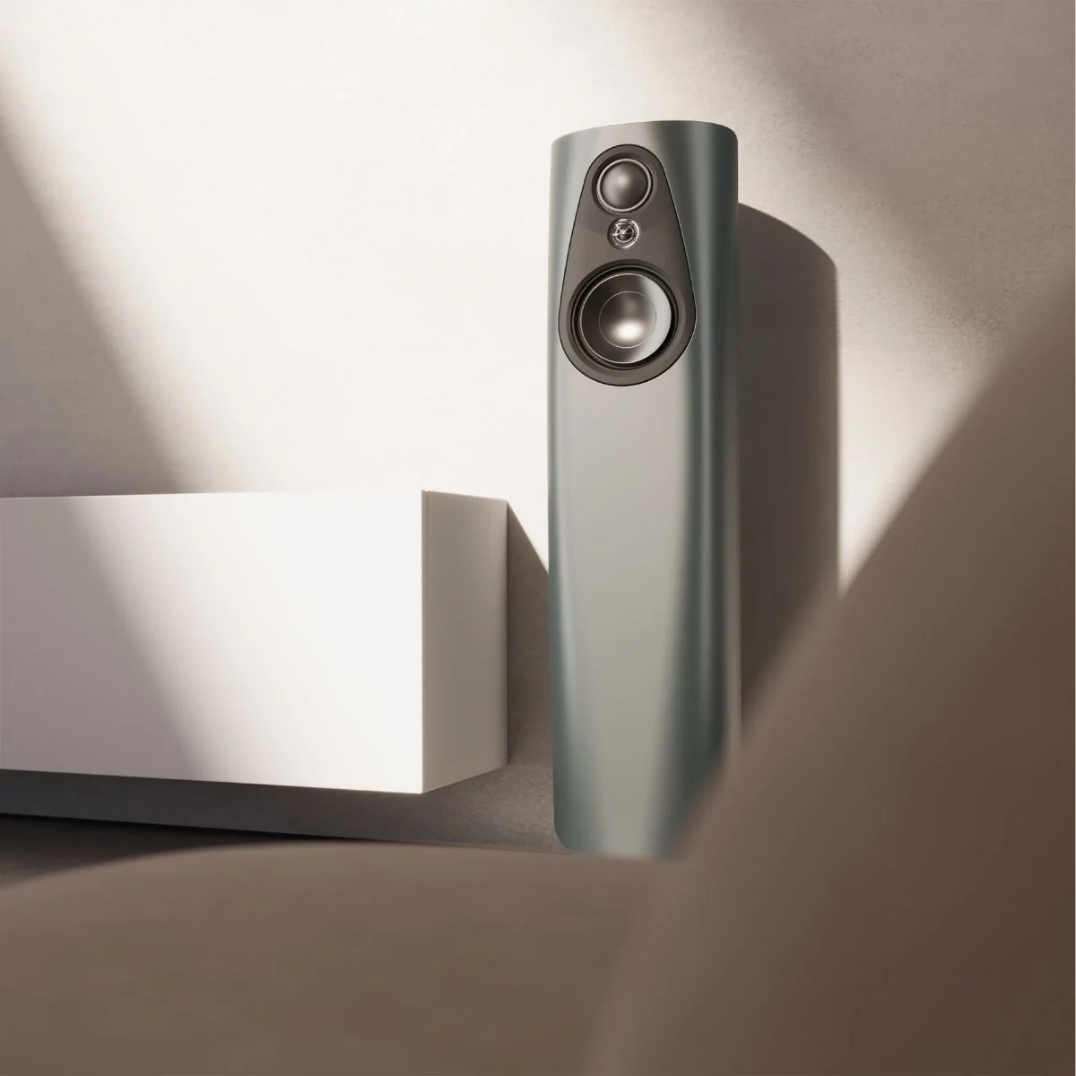 LINN 343 EXAKT FLOORSTANDING LOUDSPEAKERS WITH PISTONIK 1 Linn 343 Exakt Loudspeakers